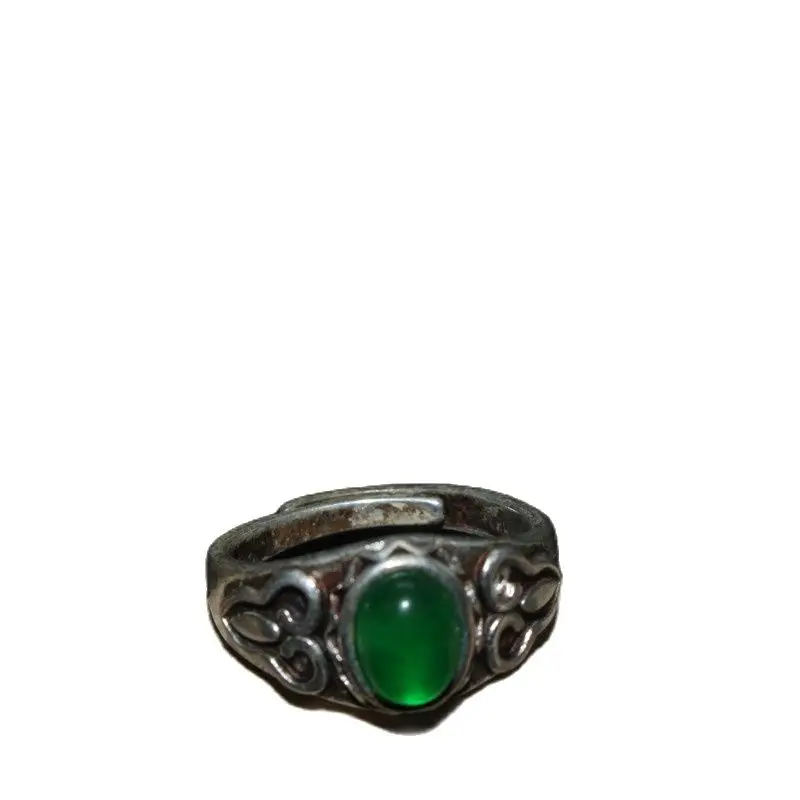 

China Old Tibetan Silver Emerald Inlaid Tibetan Silver Ring