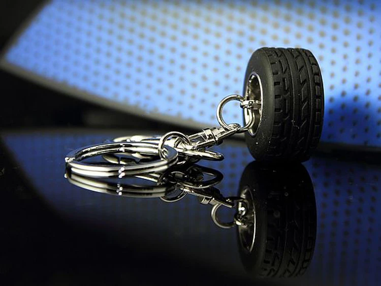 

1 Pcs Trendy Key Accessories Creative Funny Auto Tire Models Keychain For Men