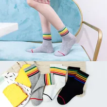 Осенне-зимние новые хлопковые женские носки для спорта и отдыха, радужные полосатые носки, Повседневные Дышащие хлопковые носки