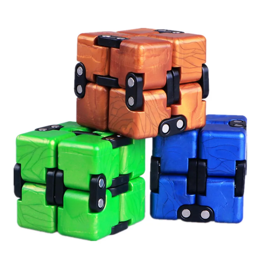 

QiYi 2x2 Crazy Cube 2x2x2 Endless Magic Infinite Cube Relax Relieve Pressure 2 Layers Cube Puzzle Toys For Children Gift