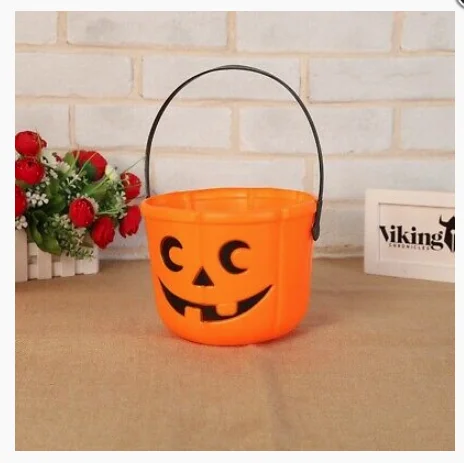 С лицом тыквы ведро с ручкой на Хэллоуин надписью Trick or treat конфеты держатель