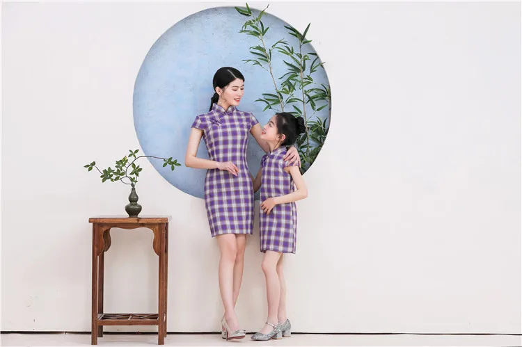 Cheongsam для девочек; Одинаковая одежда для мамы и дочки; платье для детей; элегантное клетчатое платье в клетку; Семейные пижамы