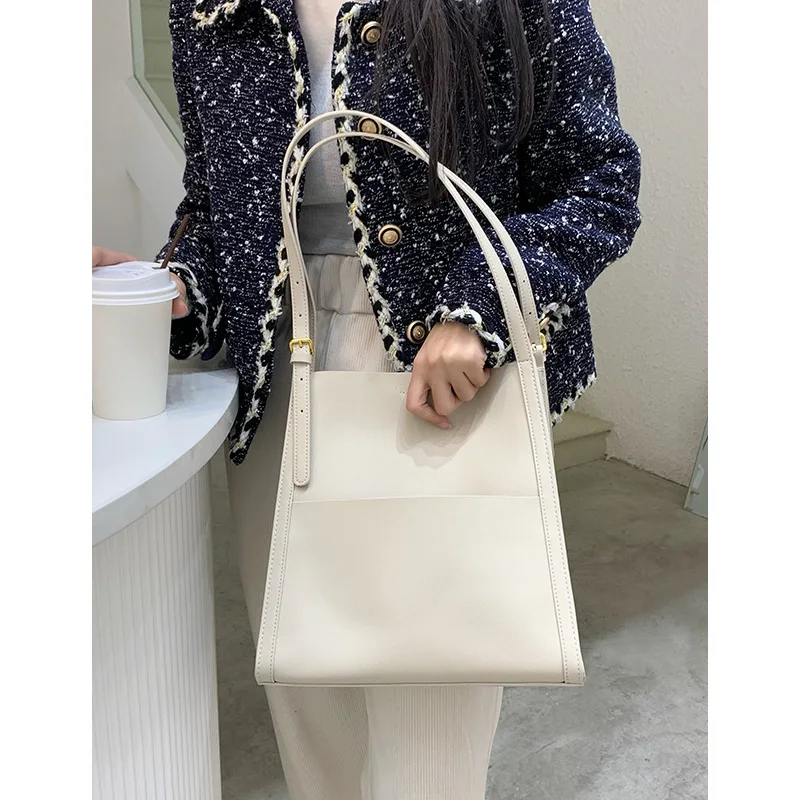 

Korean Style Large Capacity Tote Shoulder Bag Leather Handbag Fashion Trend Women Simple Solid Color