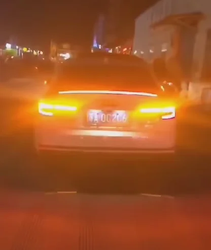 Для новых Audi A4L спойл крыло светодиодный светильник потока ABS пластик Неокрашенный хвост крыло праймер цвет задний спойлер