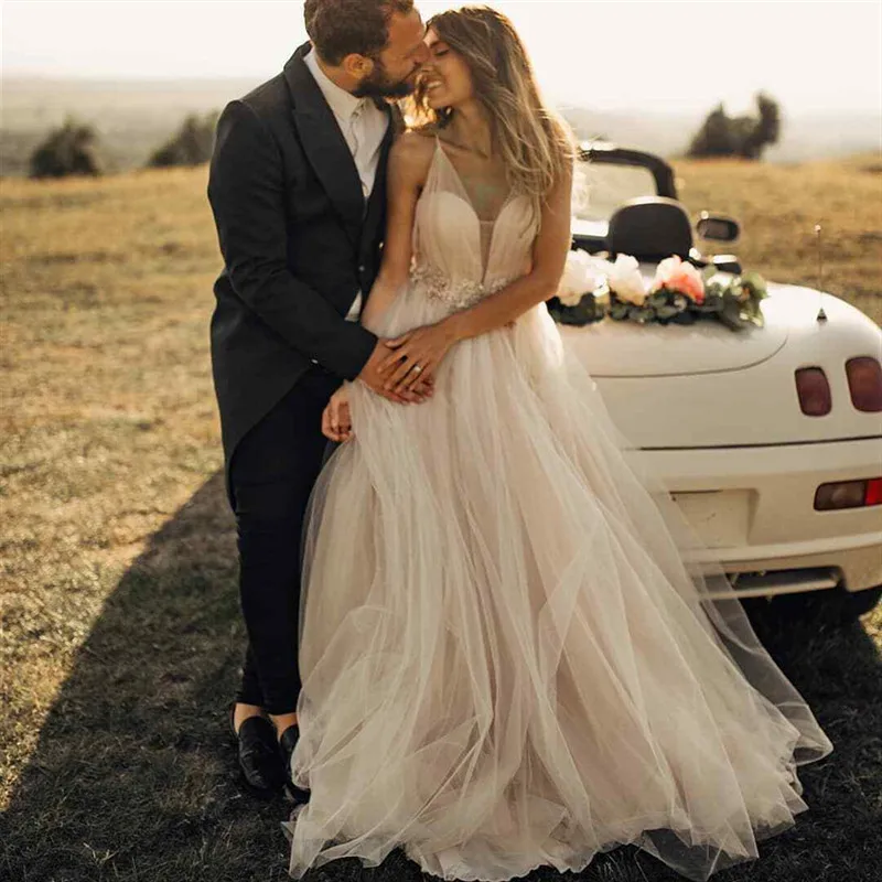 

Retro Sexy Spaghetti Strips A-Line Tulle Wedding Dresses Beaded Crystal Waistline Bridal Gowns Custom Online Outside Formal