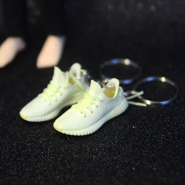 3D Mini Yeezye Sneaker Keychain Shoes Model Backpack Pendant For Boyfriend Birthday Party Present High Quality Shoes Keyring Hot 13