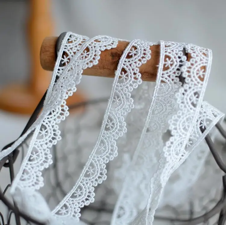 White Polyester Lace Ribbon DIY Embroidered Net Lace Trim Fabric For Sewing Decoration 1.5cm 5 Meters