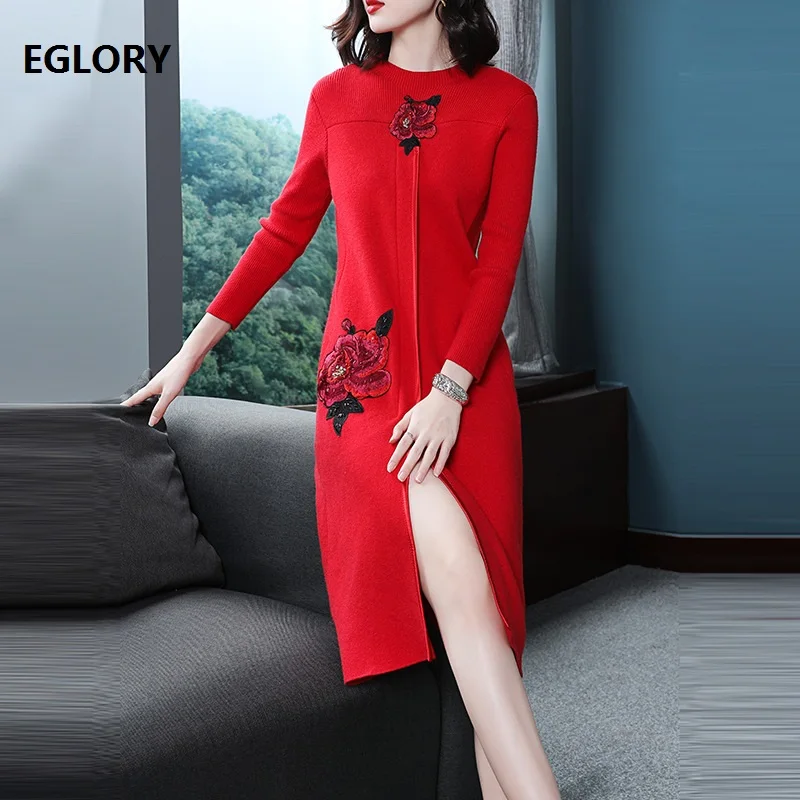 

2019 Autumn Winter Warm Knitted Dress High Quality Women O-Neck Exquisite Embroidery Beading Long Sleeve Sweater Dress Blue Red