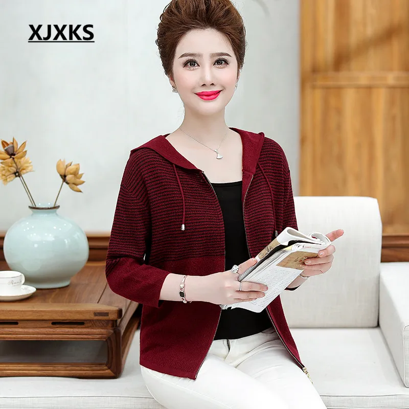 XJXKS Fashion striped women's knitted cardigan autumn winter new comfortable cashmere hooded women's sweater cardigan - Цвет: Бургундия