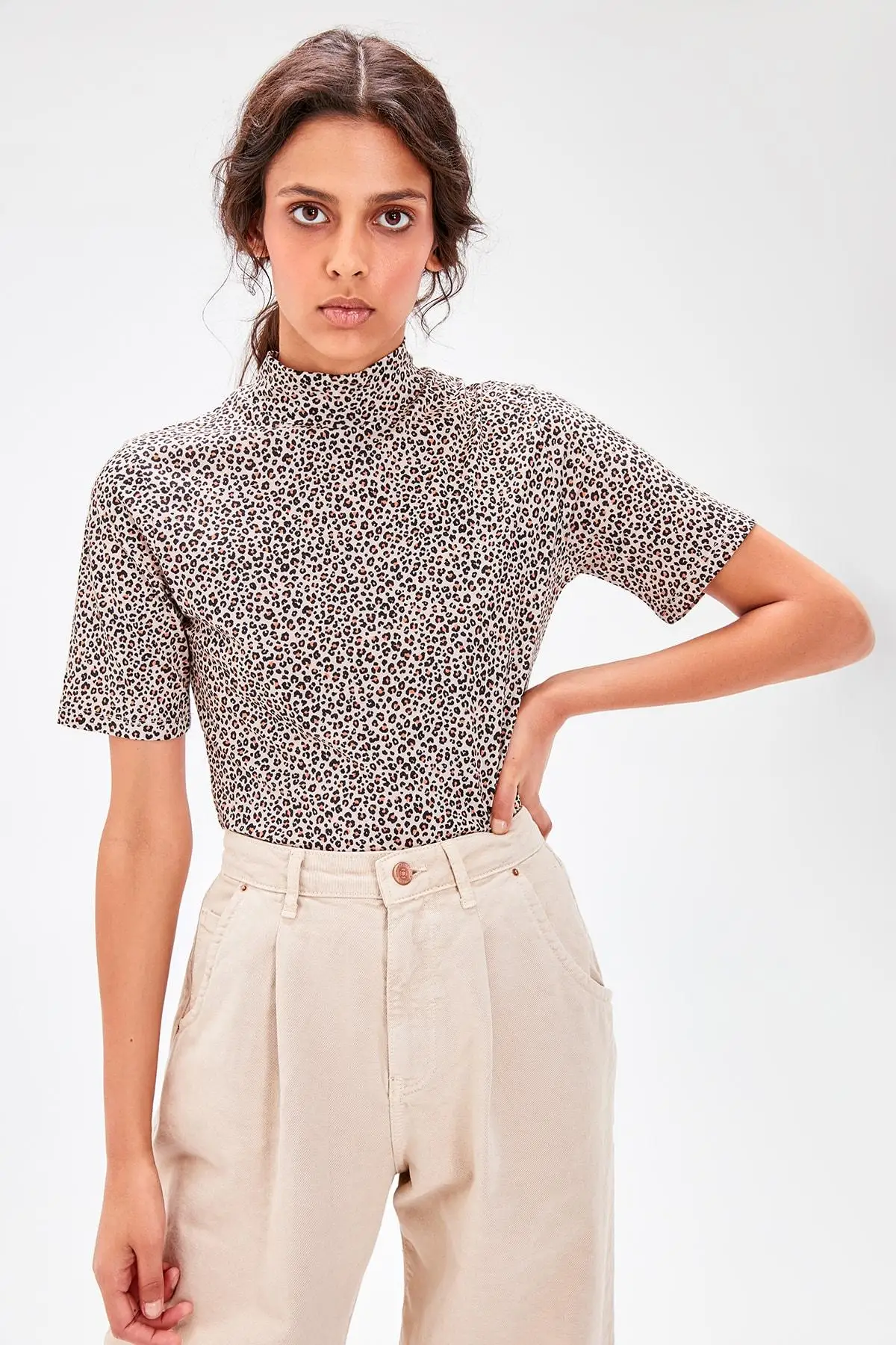 

Trendyol Camel Sheer Neckline Patterned Knitted Blouse TWOAW20BZ0767