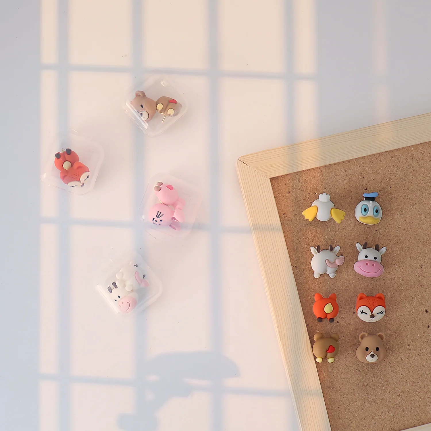 TUTU 2pcs/box Transparent cartoon Push Pins Thumb Thumbtack Board Pins Drawing Photo Wall Studs Office School Supplies H0538