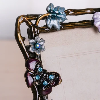 

1PC Photo Frame Retro 6 Inch Photo Frame Is Suitable for Placing In The Study or Living Room or As A Gift for Friends