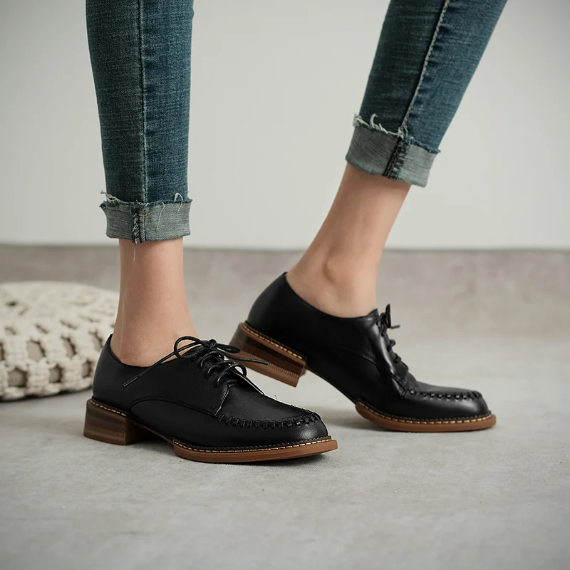 

2020 spring and autumn new retro stitched square toe single shoes women's wild lace thick heel small leather shoes X350