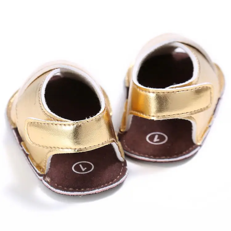 Детские сандалии; повседневная детская обувь для новорожденных мягкая подошва из искусственной кожи на плоской подошве для младенцев; противоскользящие; подарок для первых шагов; цвет золотой, серебряный