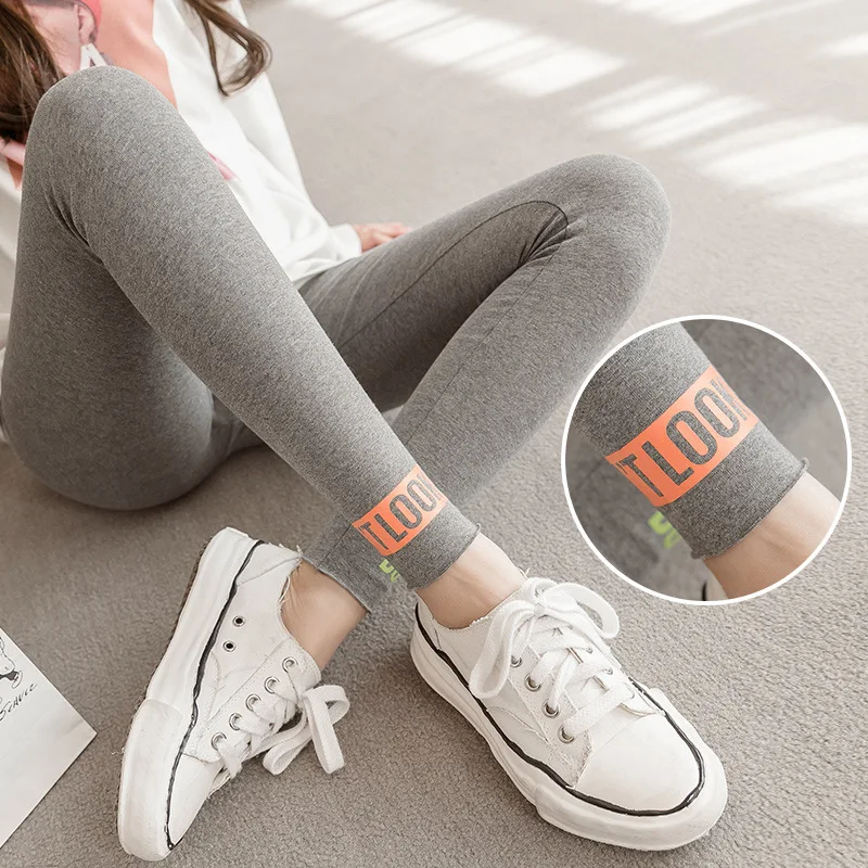 

Photo Shoot 2020 Spring New Style Pure Cotton yun fu wang Red Leggings Fashion Fashion Mom Outer Wear Printed Skinny Pants