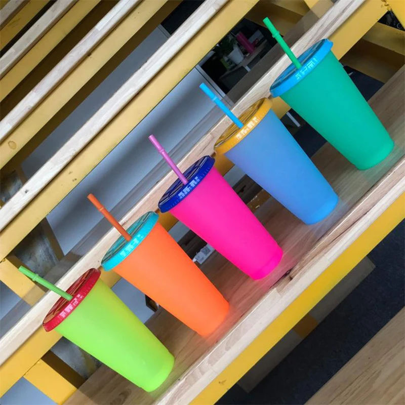 Color Changing Cups with Lids and Straws Bulk Plastic Cups with Lids Cold  Iced Coffee Cups & Party Water Tumbler - China Mug and Bottle price