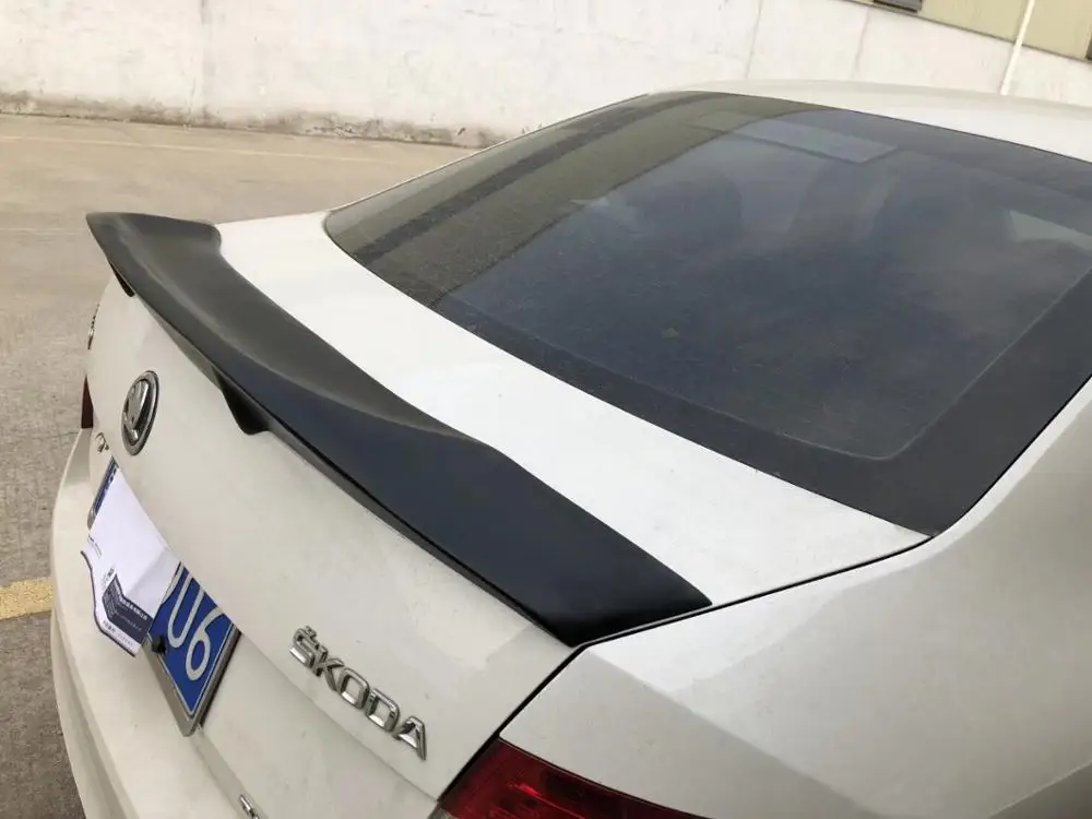 Для Skoda Octavia спойлер год высокое качество глянцевый углеродного волокна/Материал FRP заднее крыло R СТИЛЬ Задний спойлер