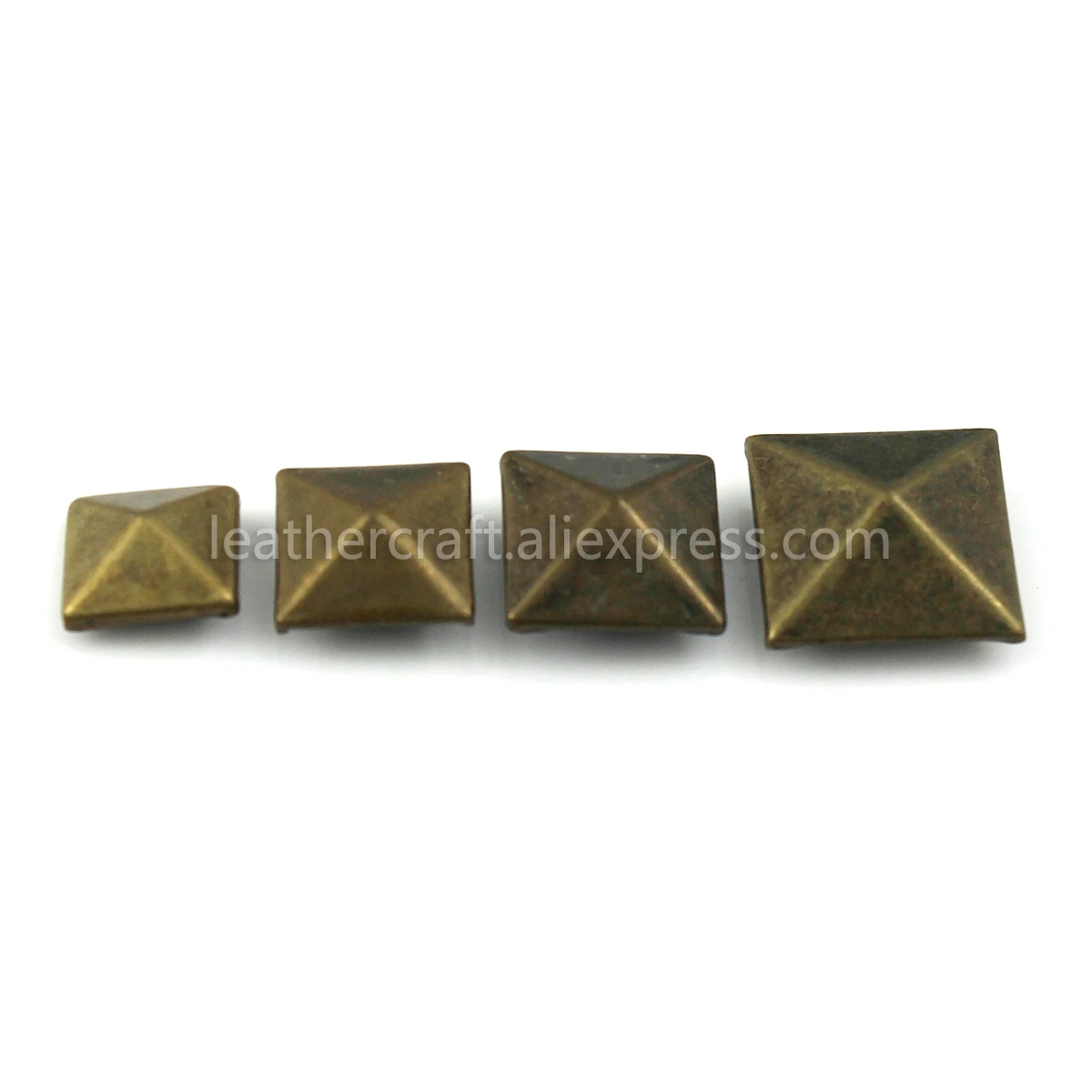 100 Rivets Pyramidaux Carrés 10mm - Argent - 4 Mâchoires - Uxcell