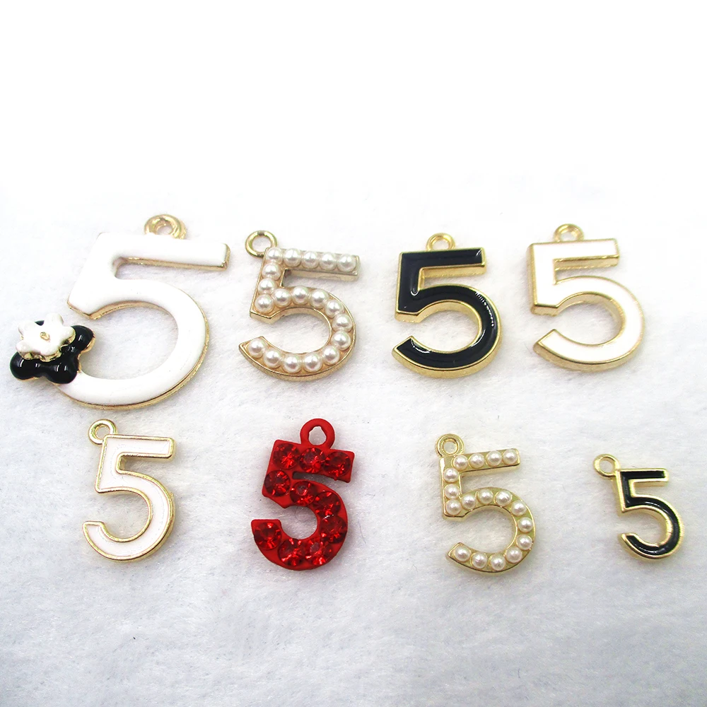 8pcs Various styles number 5 zinc alloy inlaid imitation pearl rhinestone mixed style Enamel Alloy Bracelet Keyring Charms XL468 | Украшения