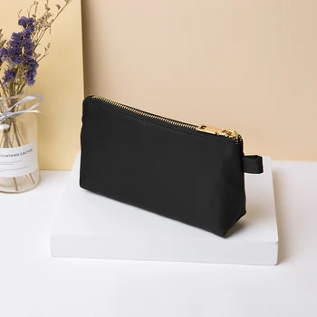 

Nylon canvas mobile phone bag female portable hand-held ins super fire net red simple travel messenger small bag