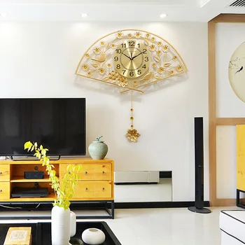 

Love Makeup Fashion Clock Wall Clock Living Room Modern Creative Clock Mute Night Light Sway Pocket Watch Quartz Clock