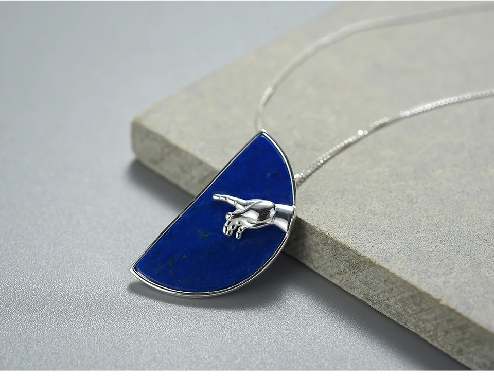 LFJE0151-Hand-of-God-from-The-Creation-of-Adam-Pendant-(2)_04