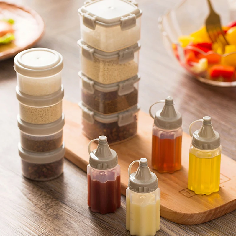 

4pcs/set Condiment Dispenser Salad Dressing Transparent PP Plastic Round/Sqaure/Bottle Squeeze Bottle Cooking Tool Portable
