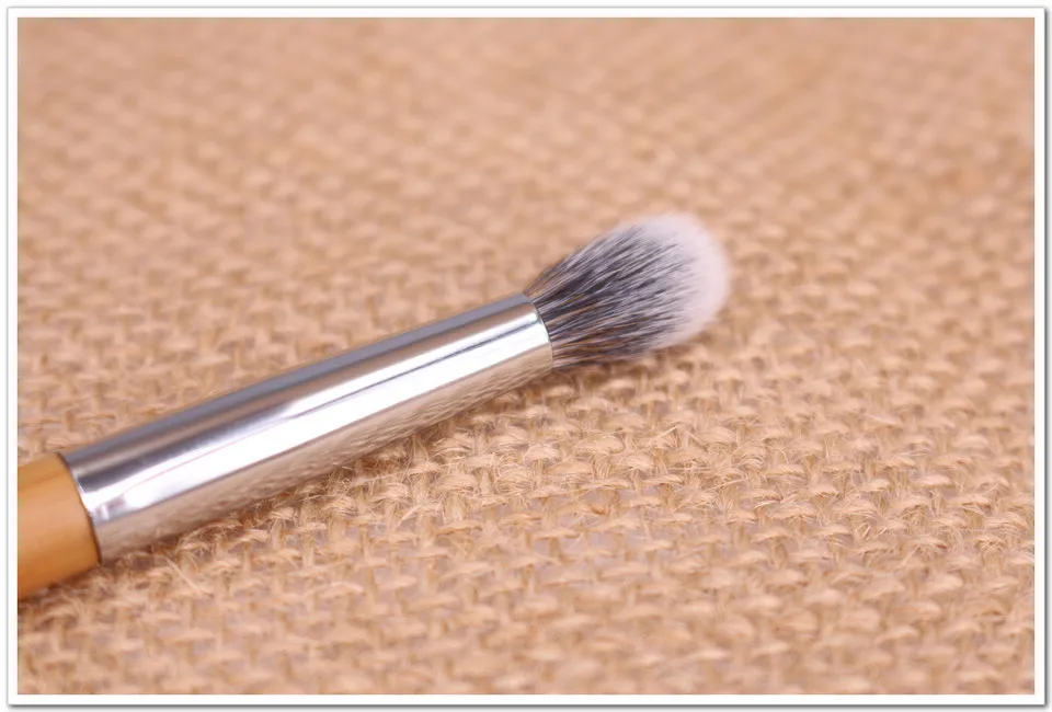 Description Picture 6 of itemPrecise Tapered Blending Brush Eyes Crease Contour Makeup Precision Cosmetics Beauty Applicator Tool