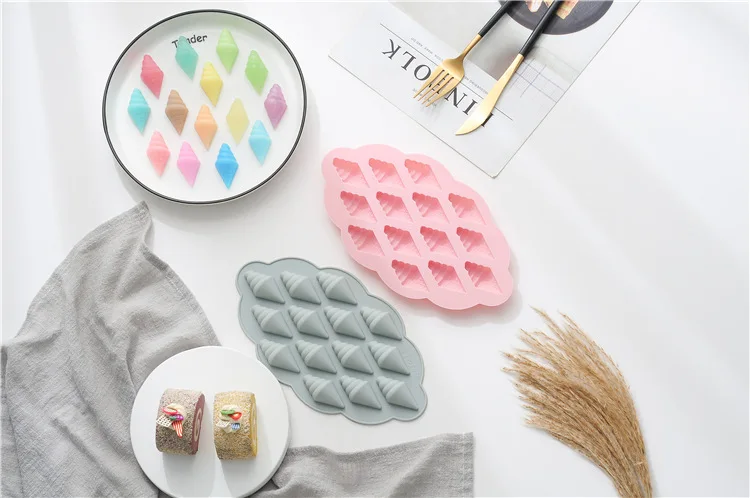 11510850684_1937176052