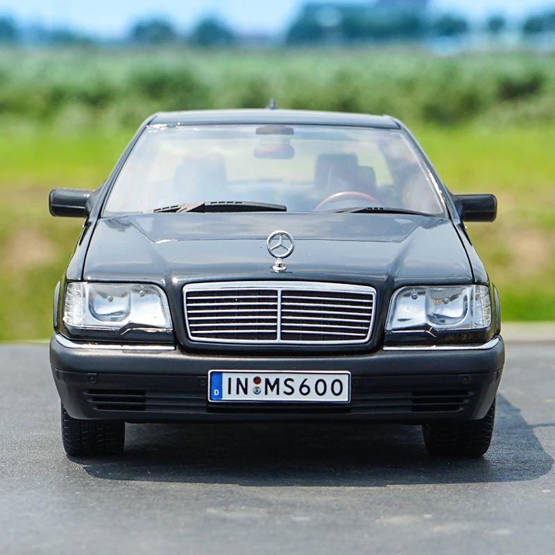 Оригинальные авторизованные подлинные 1:18 литья под давлением S600 V12 W140 S Классические игрушки модели автомобилей для подарка, коллекция - Цвет: Black