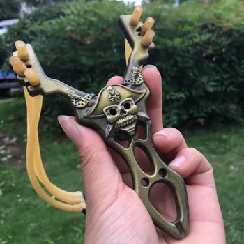 

Caribbean Pirates Skull Alloy Slingshot рогатка With Bronze Retro Design Slingshot Catapult For Outdoor Hunting Shooting