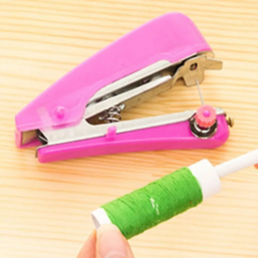 Компактная Мини Бытовая ручная швейная машина с одним стежком, включает в себя нитки, иглы, аксессуары, инструменты для быстрого шитья