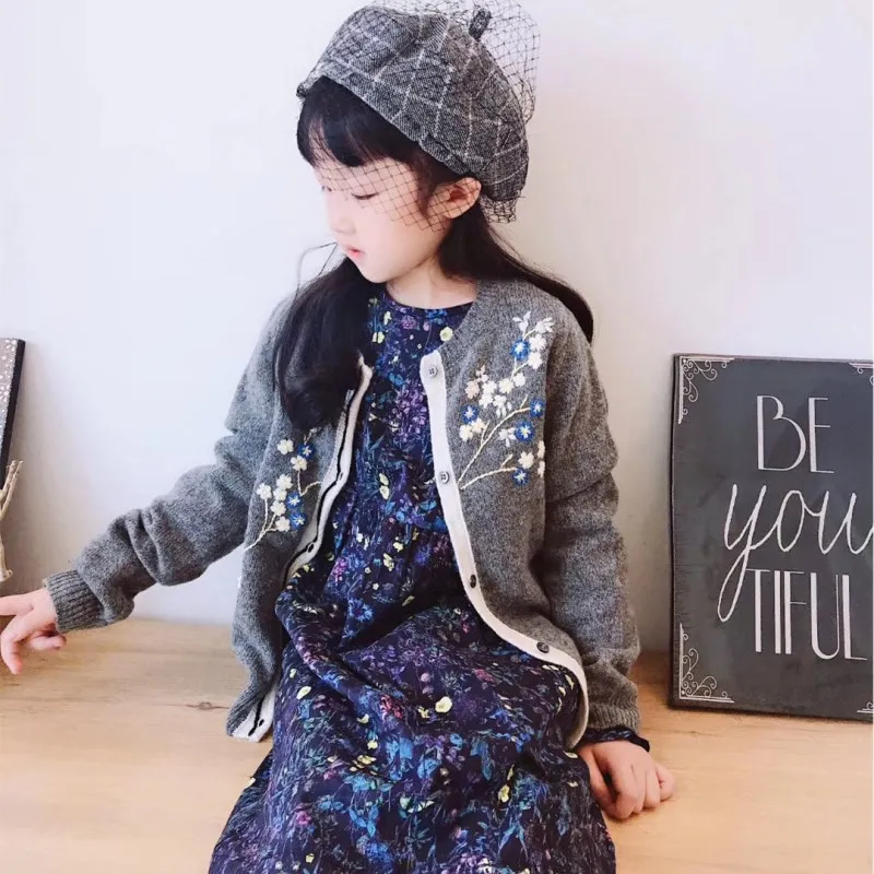 

2019 New Spring&Autumn White Floral Grey Cardigan Woolen Knitted Coat For Baby Girl Kids Knitted Sweaters Knitwear Coat
