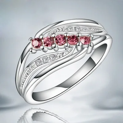 Очаровательное классическое Кольцо Розового красного белого цвета с фианитами