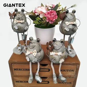 

GIANTEX 2PCS/SET Resin Wrought Iron Frog Figurine Creative Dolls Gifts Handicrafts Furnishing Articles Living Room Bedroom Decor