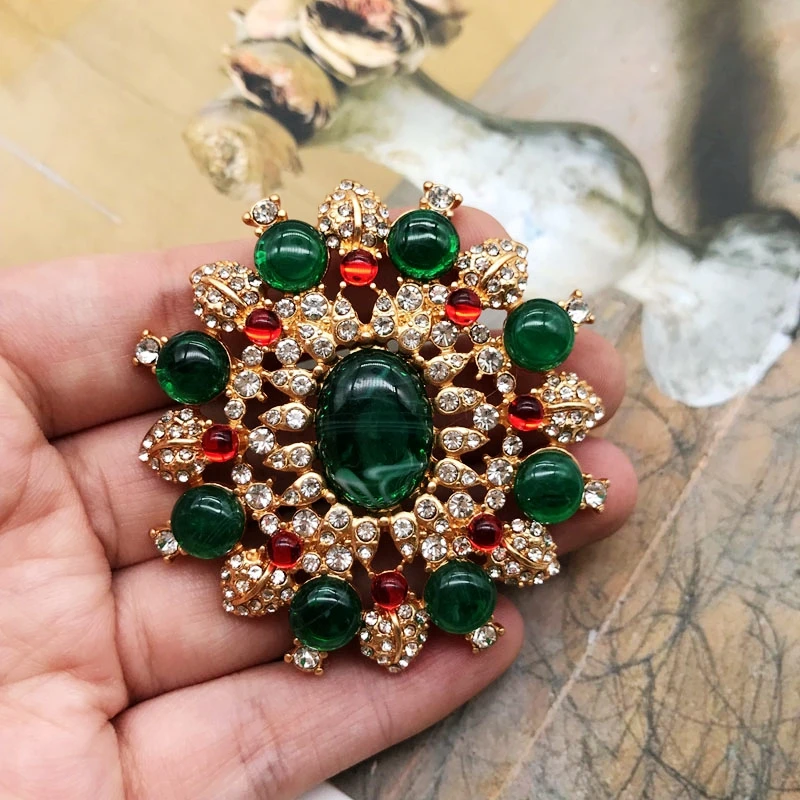 Green Brooches Classic Large Vintage Rhinestones Luxurious Jewelry Pins For Party Birthday Gifts