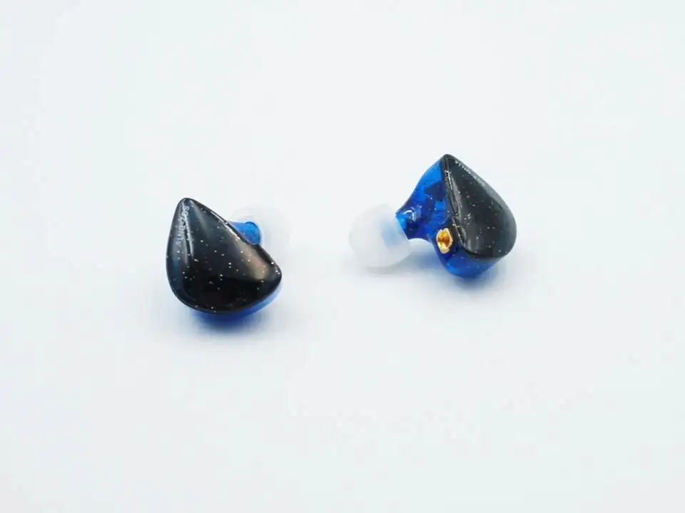 

SGZ-DN1S Dynamic Driver + Balanced Armature Hybrid MMCX HiFi In-ear Earphone with Mic
