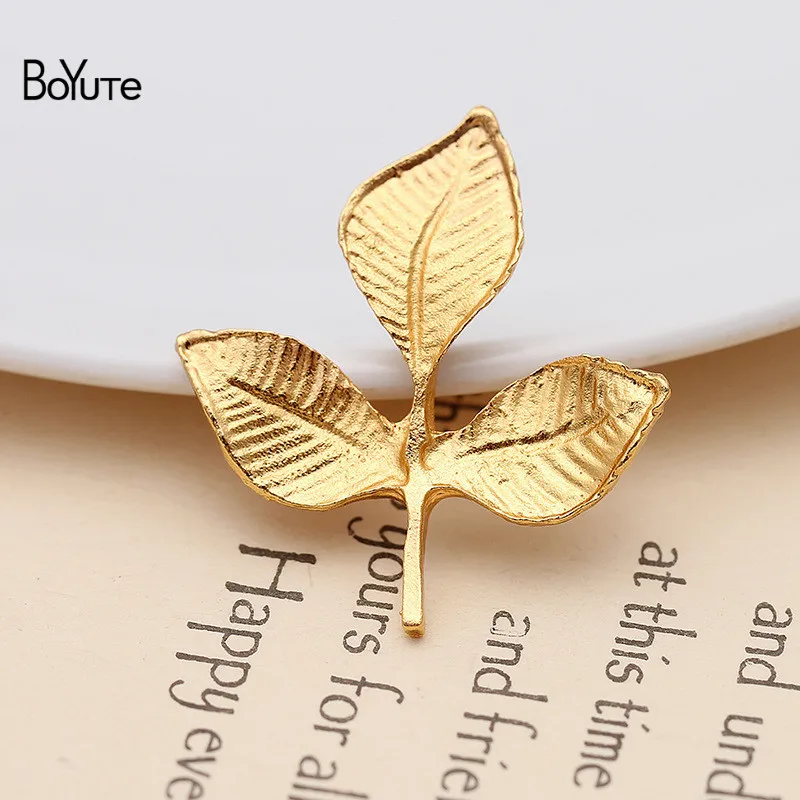 BoYuTe(20 Pieces/Lot) Metal Alloy 40*34MM Maple Leaf Materials Vintage Hand Made Diy Jewelry Accessories Wholesale - Цвет: Gold-29x32MM