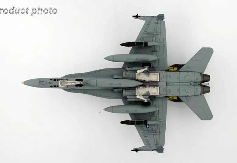 Hobby Master F/A-18C Hornet BuNo 164633 из VFA-25 USS Авраам Линкольн Северный Арабский залив April 2003 1/72 литая модель самолета