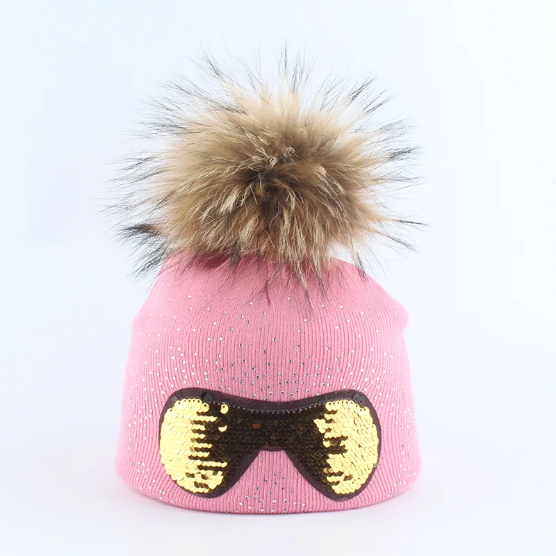 Pink natural fur Детские зимние Шапки Тёплая куртка с Стразы шапочка для мальчиков и девочек, детская одежда, брюки, шапочка, хлопковая толстой вязки для Beanie Hat Baby унисекс Кепки - Цвет: Pink natural fur