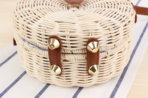 Fashion Straw Circle Bags with Leather Shoulder Strap for Summer 2021