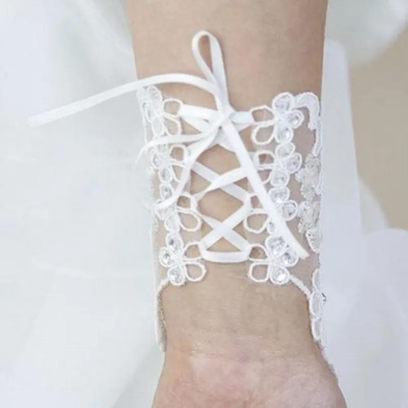 Недорогие короткие кружевные перчатки без пальцев, 1 пара, свадебные перчатки для невесты, вечерние перчатки для вождения, свадебные перчатки