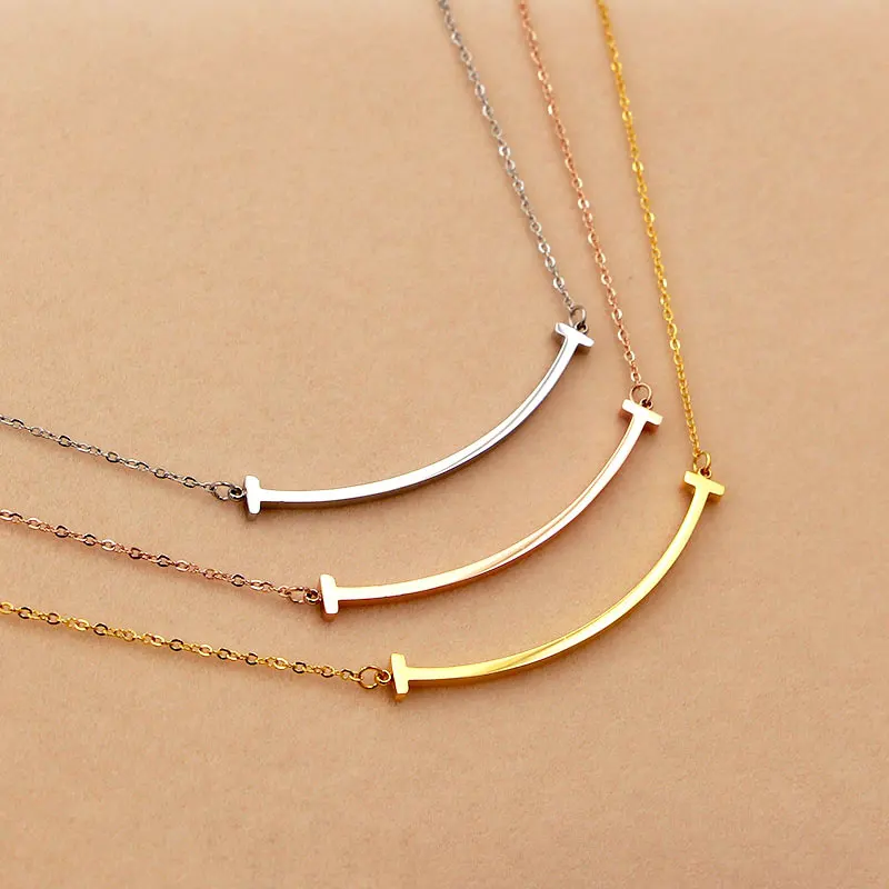 Hot Sell Top quality Titanium Steel Beautiful Smile Shape Chain Pendant Necklace Present Fashion Jewelry For Women Gift