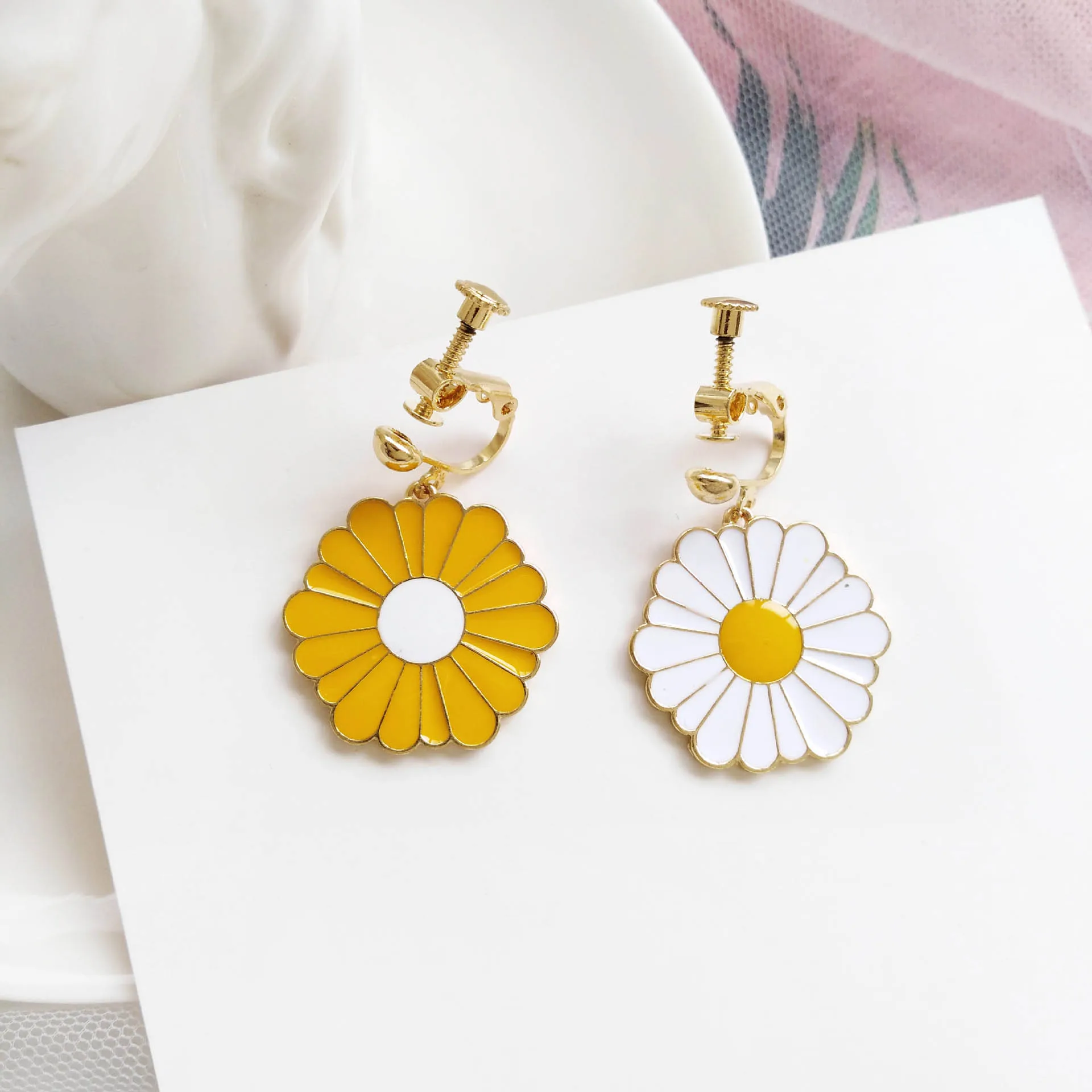 flower Clip On Пицца Радуга креативный Забавный зажим серьги без прокола ушные клипсы милые забавные еда клип на серьги без пирсинга для женщин - Окраска металла: flower Clip On