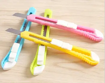 

100pcs/Lot Student Stationery Candy Color DIY Hand-made Articles Blade Small Size Art Knife Mini Letter Opener UK005