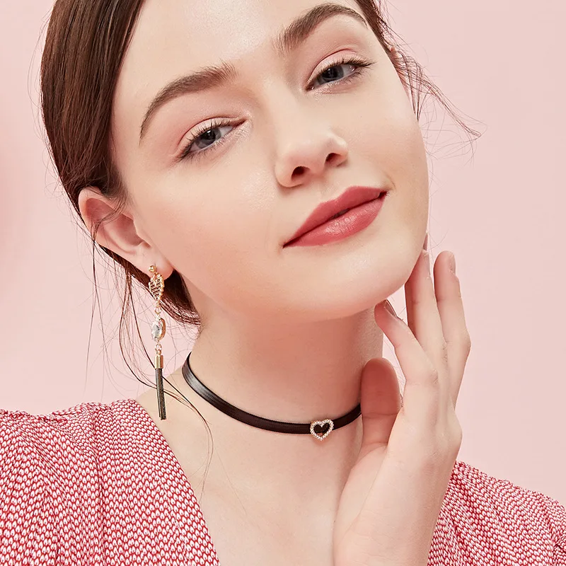 Simple Vintage Letter Shape Choker Necklace Korean Style Hollow Black Rope Velvet Collar Leather Collier Femme Chocker Jewelry