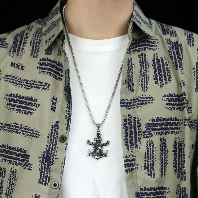 PIRATE SKULL NECKLACE