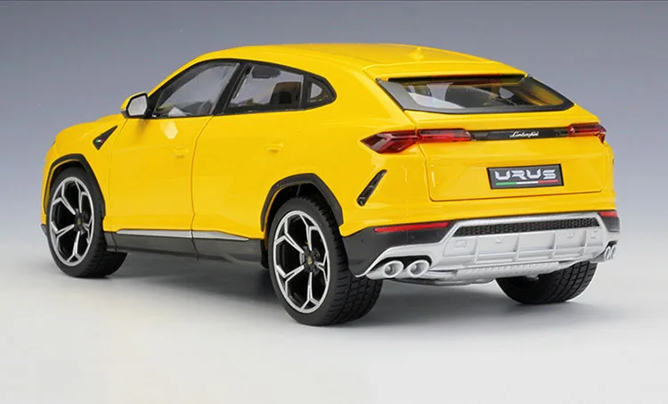 Bburago литая модель автомобиля 1:18 SUV Urus внедорожный металлический сплав Высокая имитационная машина с базой Игрушки для мальчиков подарки для мальчиков