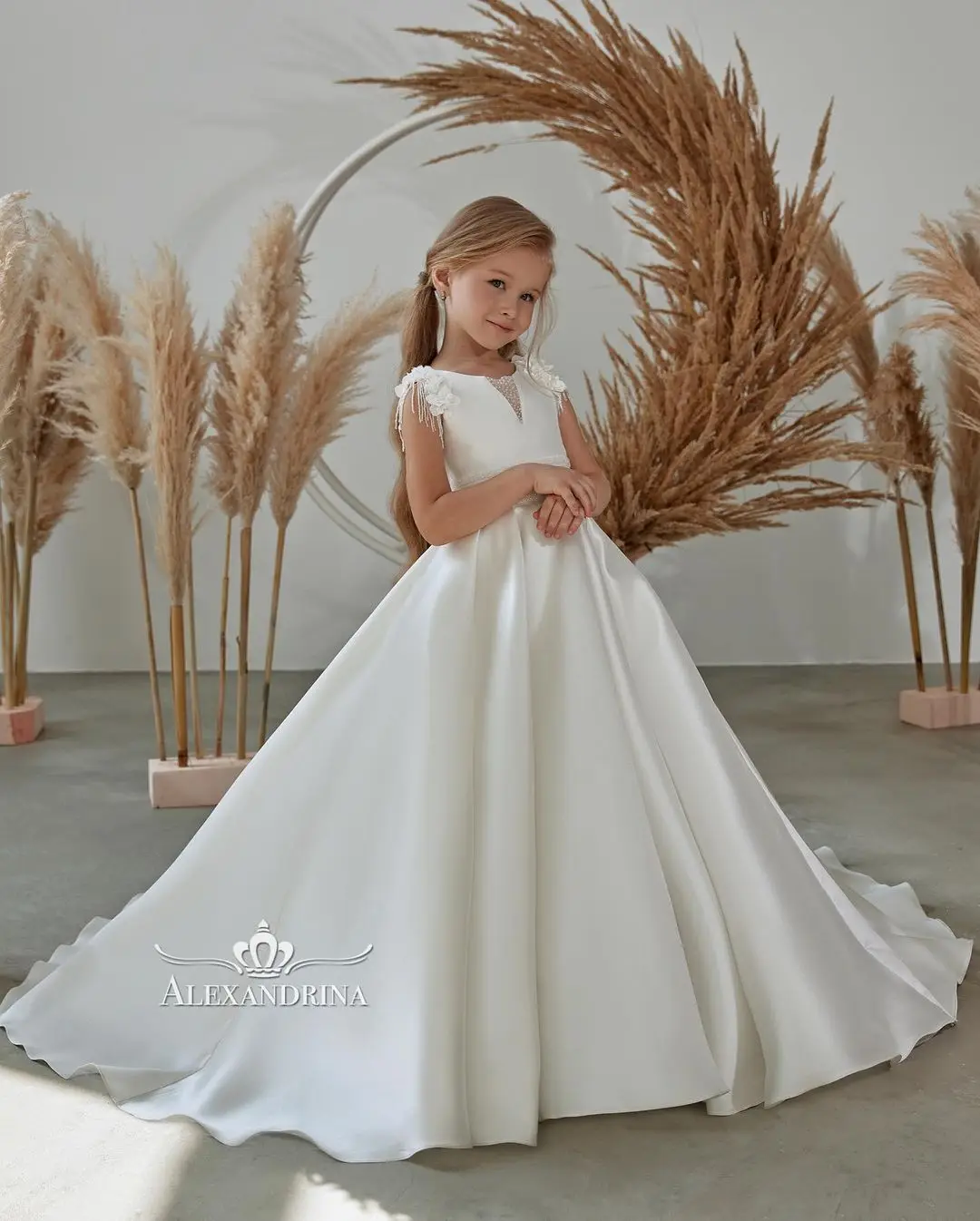 Vestidos blancos bonitos de flores para niña, vestidos para boda, línea Mangas de gorro, de desfile para niñas pequeñas, de satén para cumpleaños y Navidad para niños|Vestidos floreados