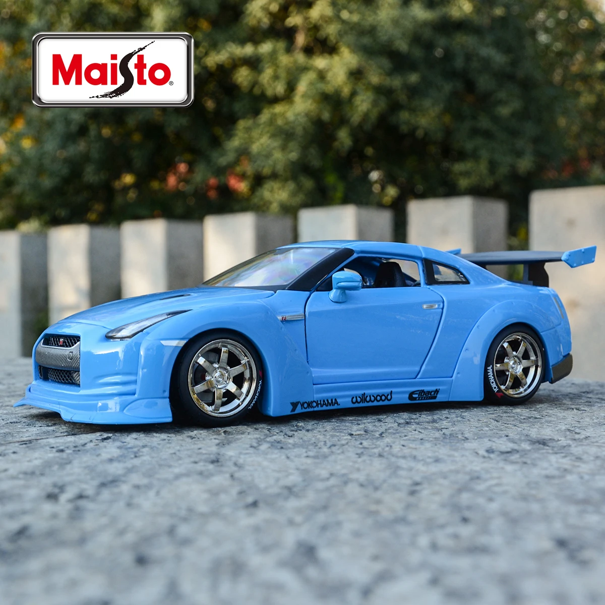 Maisto 1/24 日産　GT-R 2009 Maisto 1:24 Nissan 2009 GT-R Blue Static Die Cast Vehicles